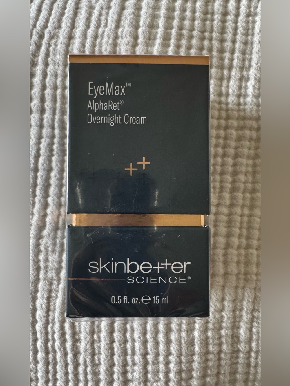 Skinbetter Science EyeMax AlphaRet Overnight Cream - Black with Gold Accents